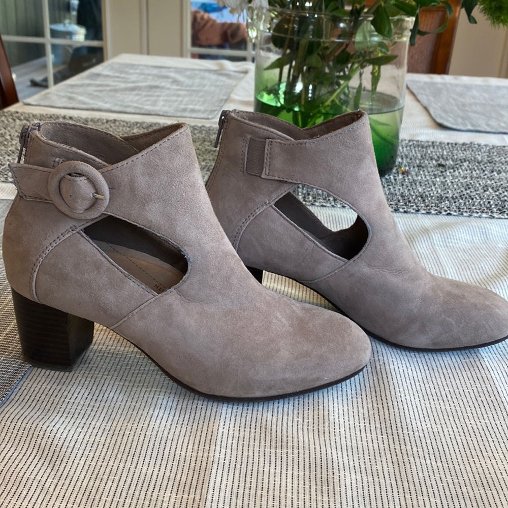 Earth Corinth Ankle Booties